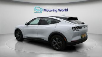 Ford Mustang Mach-E BASE