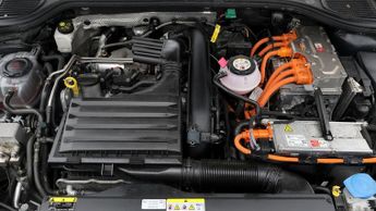 Volkswagen Golf GTE DSG