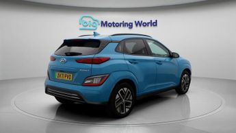 Hyundai KONA PREMIUM