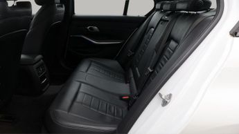 BMW 3 Series 330E M SPORT