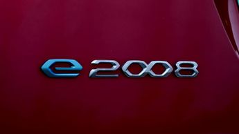 Peugeot E-2008 GT