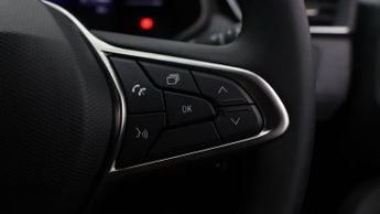 Renault Clio TECHNO E-TECH