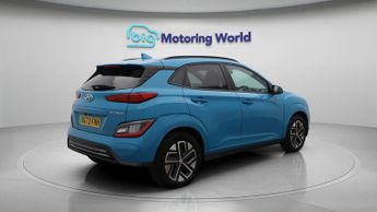 Hyundai KONA PREMIUM