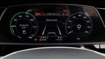 Audi e-tron QUATTRO BASE