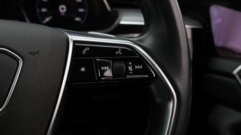 Audi e-tron QUATTRO BASE