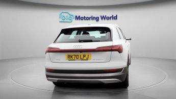 Audi e-tron QUATTRO BASE