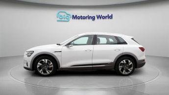 Audi e-tron QUATTRO BASE