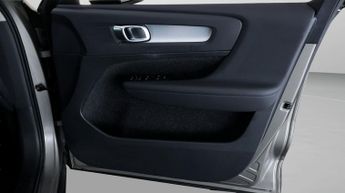 Volvo XC40 T3 MOMENTUM