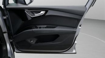 Audi Q4 e-tron S LINE