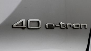 Audi Q4 e-tron S LINE