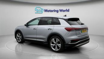 Audi Q4 e-tron S LINE