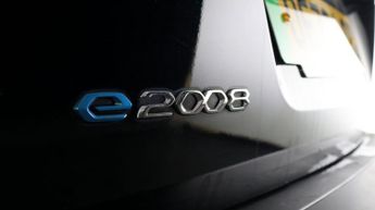 Peugeot E-2008 ALLURE PREMIUM PLUS