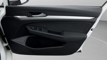 Volkswagen Golf LIFE TDI DSG