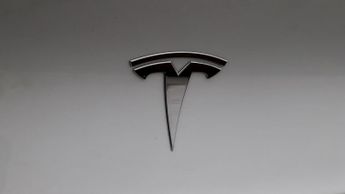 Tesla Model Y BASE