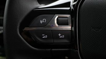 Peugeot E-208 ALLURE PREMIUM PLUS