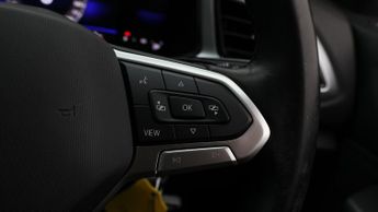 Volkswagen T-Roc LIFE TSI DSG