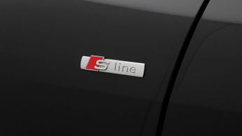 Audi Q4 e-tron S LINE