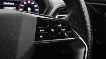 Audi Q4 e-tron S LINE