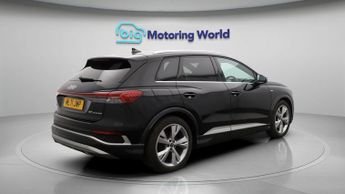 Audi Q4 e-tron S LINE