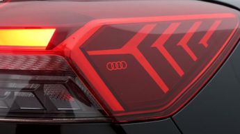 Audi Q4 e-tron S LINE