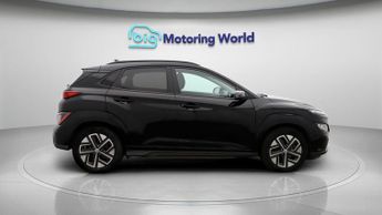 Hyundai KONA PREMIUM