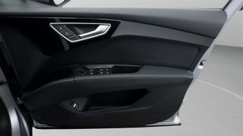 Audi Q4 e-tron S LINE