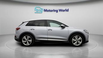 Audi Q4 e-tron S LINE