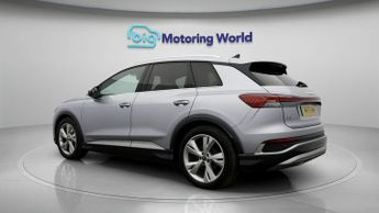 Audi Q4 e-tron S LINE