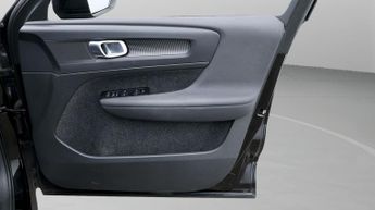 Volvo XC40 RECHARGE T4 R-DESIGN