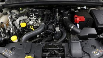 Renault Captur ICONIC TCE EDC