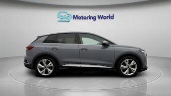 Audi Q4 e-tron S LINE