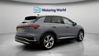 Audi Q4 e-tron S LINE