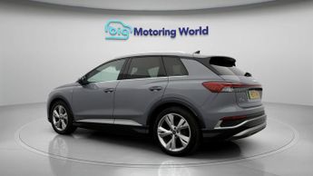 Audi Q4 e-tron S LINE