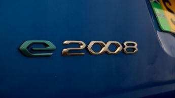 Peugeot E-2008 GT