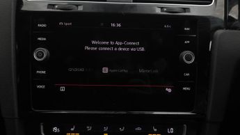 Volkswagen Golf GTI PERFORMANCE TSI DSG