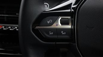 Peugeot E-2008 ALLURE PREMIUM