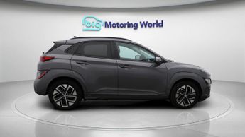 Hyundai KONA PREMIUM