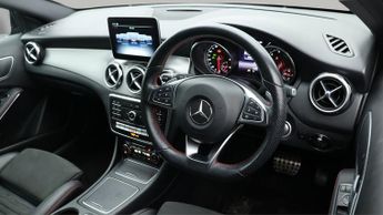 Mercedes-Benz GLA GLA 180 AMG LINE EDITION