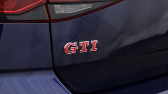 Volkswagen Golf GTI PERFORMANCE TSI DSG