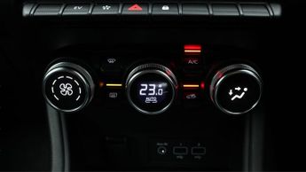 Renault Captur TECHNO E-TECH