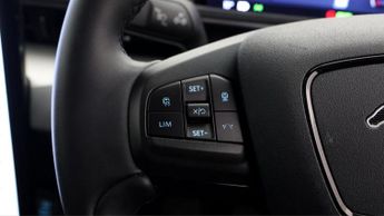 Ford Mustang Mach-E BASE