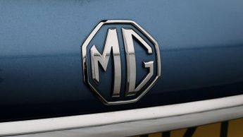 MG MG5 EXCLUSIVE