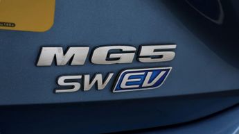 MG MG5 EXCLUSIVE