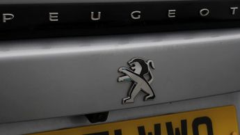 Peugeot E-2008 GT PREMIUM