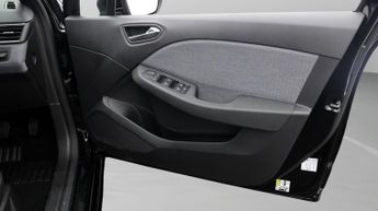 Renault Clio TECHNO E-TECH