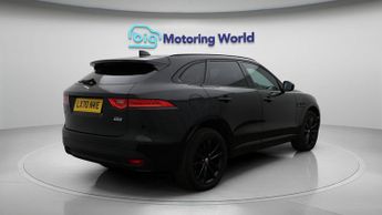 Jaguar F-PACE CHEQUERED FLAG AWD