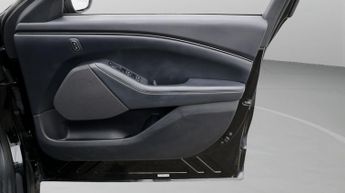 Ford Mustang Mach-E BASE