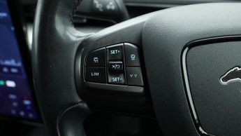 Ford Mustang Mach-E BASE