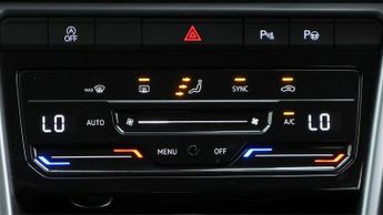 Volkswagen T-Roc LIFE TSI DSG