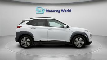 Hyundai KONA PREMIUM